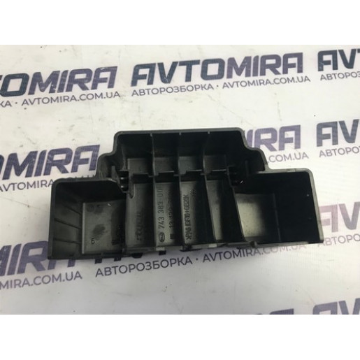 Крышка ящика предохранителей Opel Astra H 2004-2010 74338300